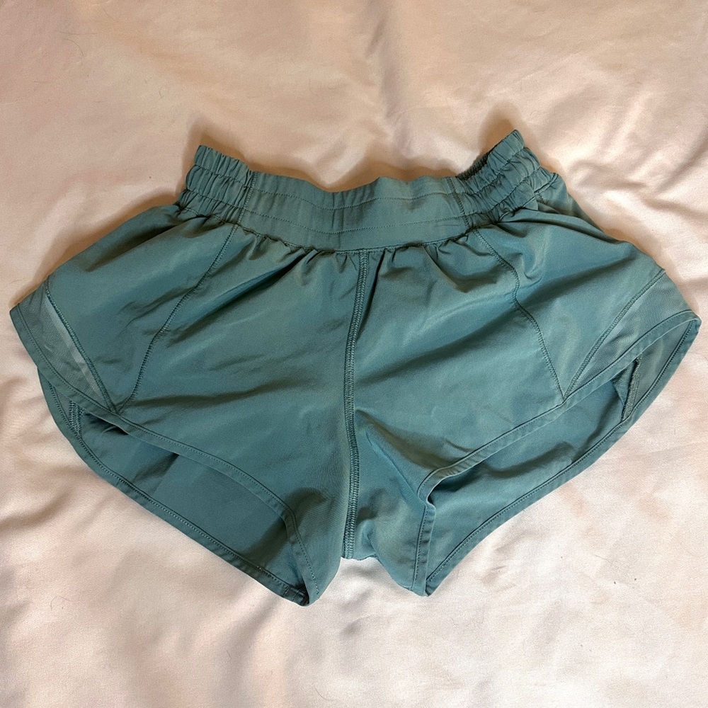 Lululemon Hotty hot 2.5 inch